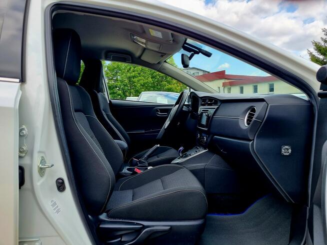 Toyota Auris Hybryda LED Serwis Tempomat Kamera Parktronic Climatronic Gwarancja