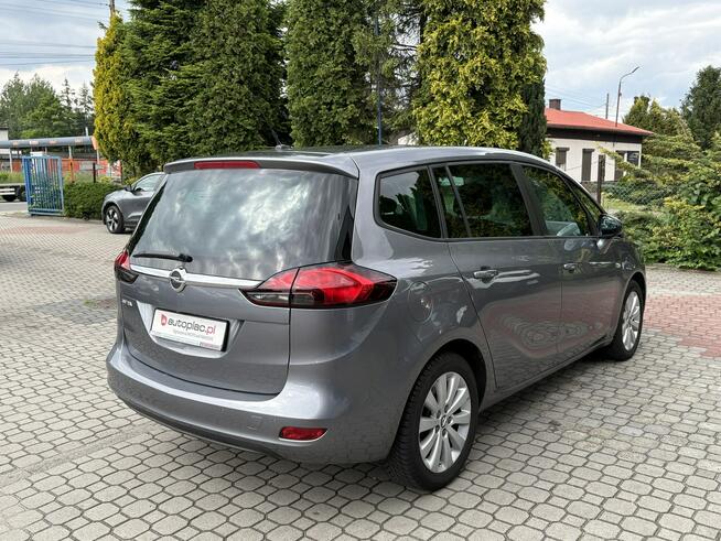 Opel Zafira Rezerwacja
