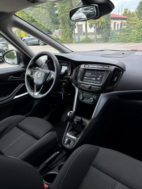 Opel Zafira Rezerwacja