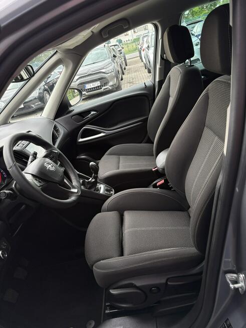Opel Zafira Rezerwacja