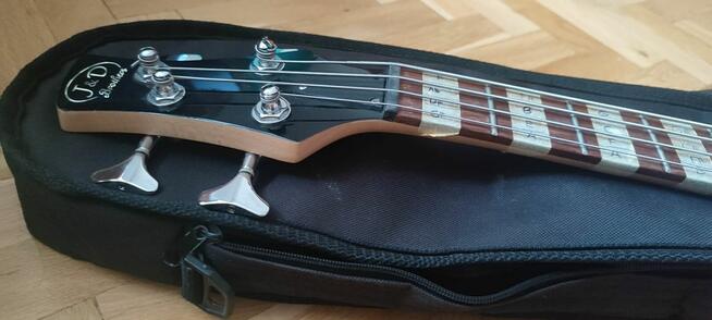 Piękna Gitara basowa J&D 150L (leworęczna)
