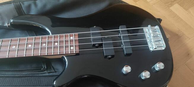 Piękna Gitara basowa J&D 150L (leworęczna)