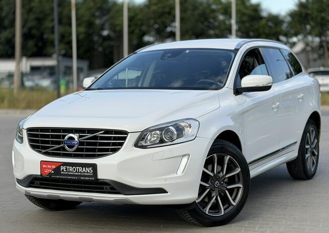 Volvo XC 60 2.0 / 190KM LED KSENON Nawigacja Kamera Cofania Skóra Grzane Fotele
