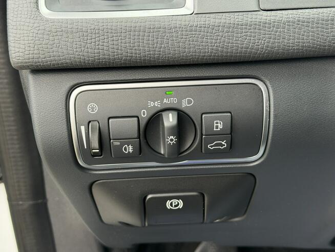 Volvo XC 60 2.0 / 190KM LED KSENON Nawigacja Kamera Cofania Skóra Grzane Fotele