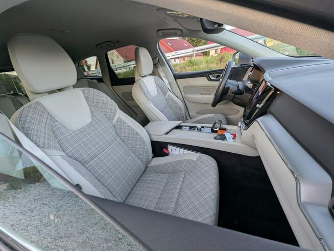 XC 60 B4 Bogate Wyposażenie, nietuzinkowe wnętrze