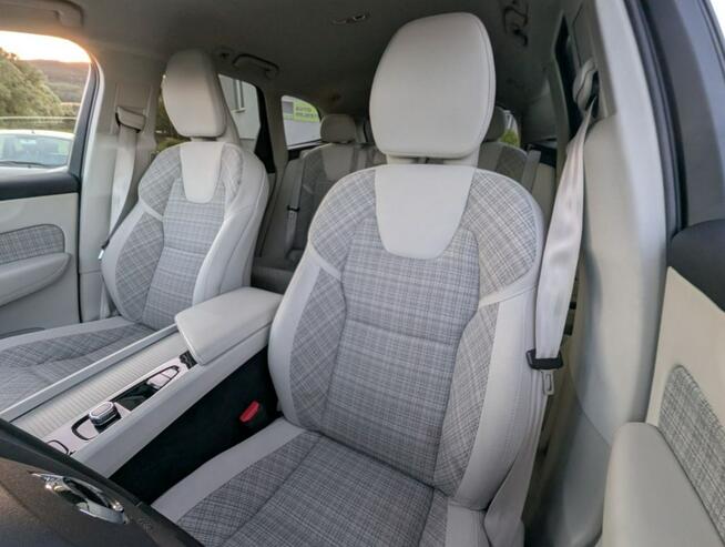 XC 60 B4 Bogate Wyposażenie, nietuzinkowe wnętrze