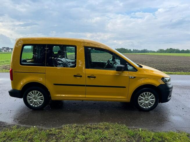 Volkswagen Caddy Bezwypadkowy, oryginalny lakier, niski przebieg