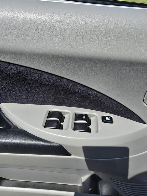 Mitsubishi Grandis 2,Benz. Automat.Navigacja.7 Osobowe.Hak.Parktronic.OKAZJA