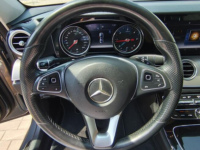 Mercedes E 220 Zadbana wyposażenie Gwarancja