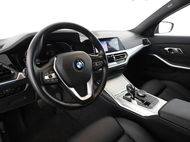 FV23% PHEV 330e automat skóra navi grzane fotele kamera LED