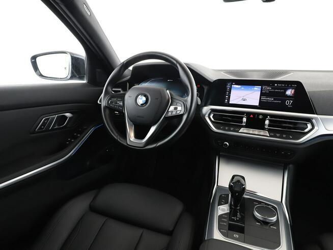 FV23% PHEV 330e automat skóra navi grzane fotele kamera LED