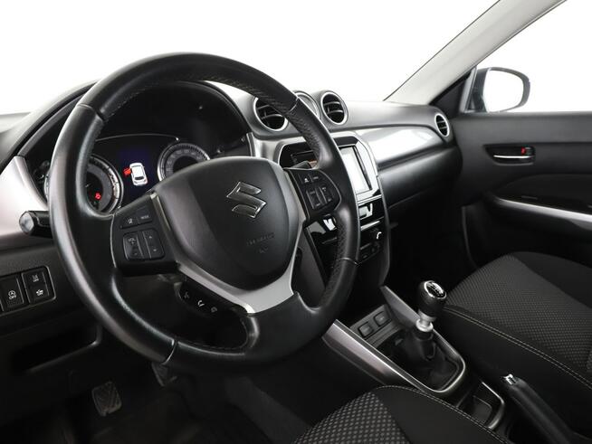 Suzuki Vitara mHEV klima auto grzane fotele kamera cofania