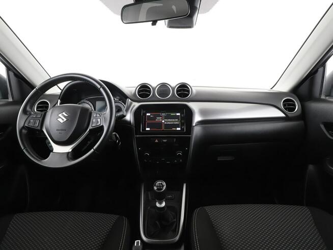 Suzuki Vitara mHEV klima auto grzane fotele kamera cofania