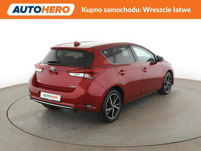 Toyota Auris HEV navi klima auto grzane fotele kamera i czujniki parkowania