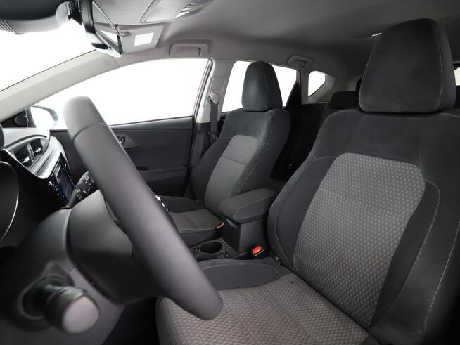 Toyota Auris HEV navi klima auto grzane fotele kamera i czujniki parkowania