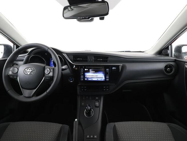 Toyota Auris HEV navi klima auto grzane fotele kamera i czujniki parkowania