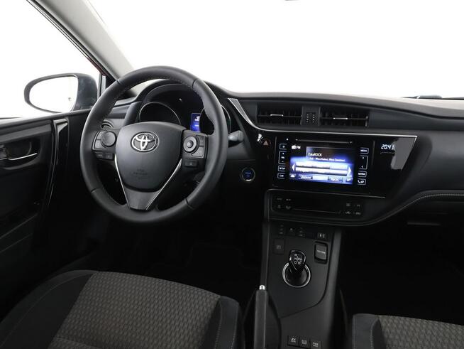 Toyota Auris HEV navi klima auto grzane fotele kamera i czujniki parkowania