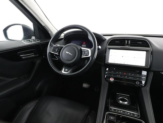 Jaguar F-PACE 25d Automat AWD R-Sport Panorama Navi ACC Grzana Skóra Virtual Kamera