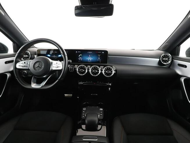 Mercedes A 180 amg line automat virtual navi kamera led pdc grzane fotele