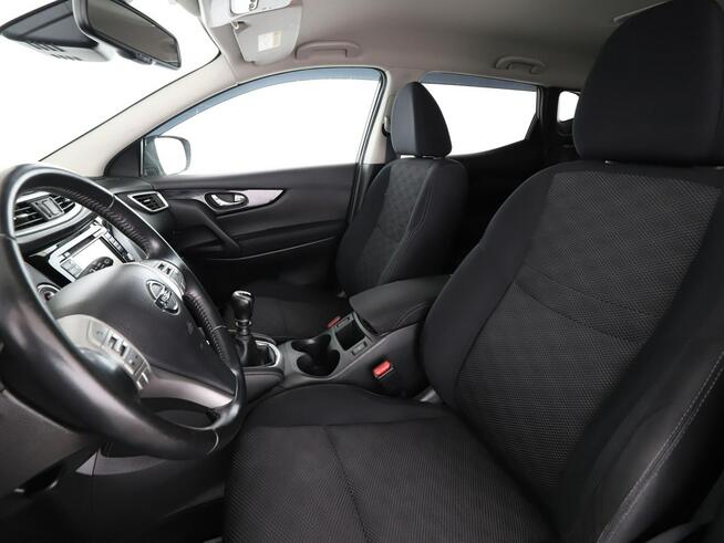 Nissan Qashqai klima auto grzane fotele navi kamera i czujnki parkowania