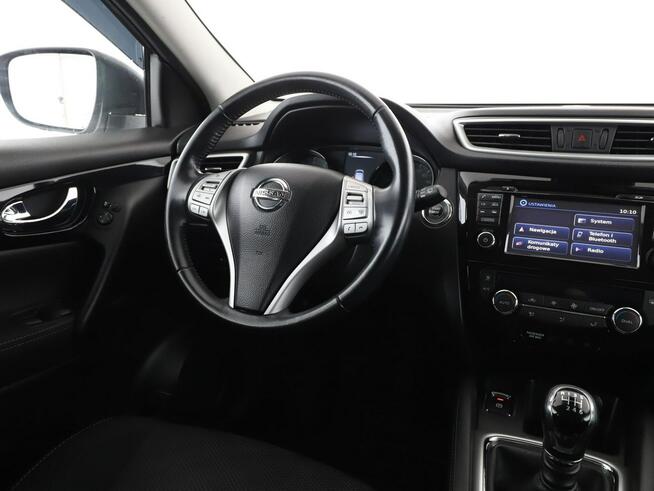 Nissan Qashqai klima auto grzane fotele navi kamera i czujnki parkowania