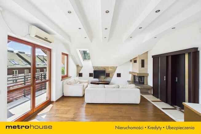 Apartament + 2 garaże i komórka