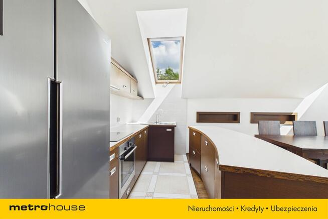 Apartament + 2 garaże i komórka