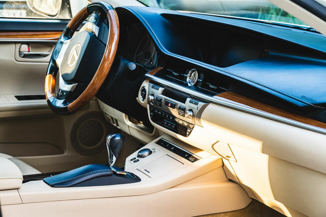 Lexus ES 300h Prestige | Hybryda | 100 000 km | Biała Perła