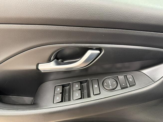 Hyundai i30 1.5 T-GDI 48V Smart DCT Kombi
