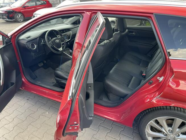 Toyota Auris Selection Hybryda Automat Kamera Podgrzewanie