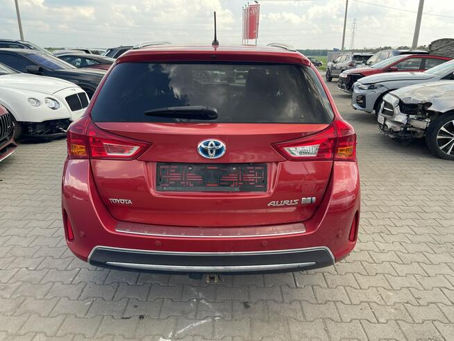 Toyota Auris Selection Hybryda Automat Kamera Podgrzewanie