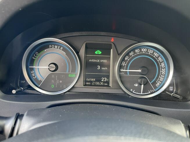 Toyota Auris Selection Hybryda Automat Kamera Podgrzewanie