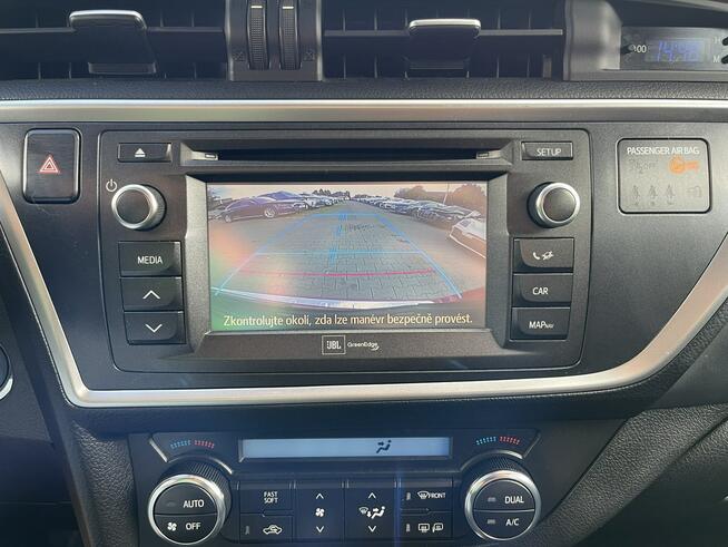 Toyota Auris Selection Hybryda Automat Kamera Podgrzewanie