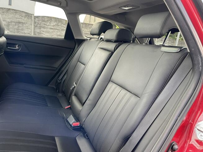 Toyota Auris Selection Hybryda Automat Kamera Podgrzewanie