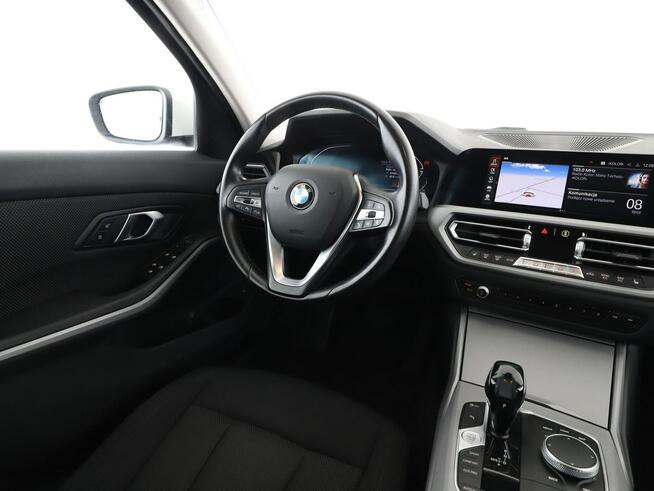 BMW 318 mHEV automat full LED virtual cocpit navi grzane fotele kamera i czujn