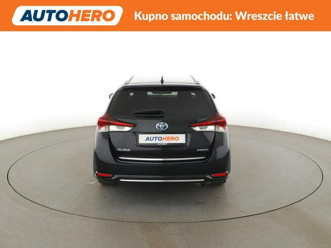 Toyota Auris navi grzane fotele kamera automat HEV BiLED tempomat