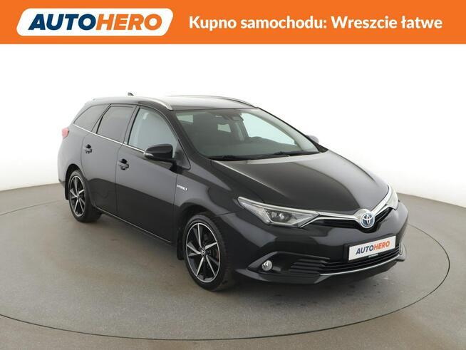 Toyota Auris navi grzane fotele kamera automat HEV BiLED tempomat