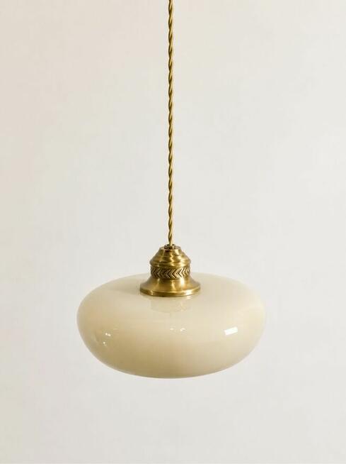 Lampa wisząca z kloszem typu beret