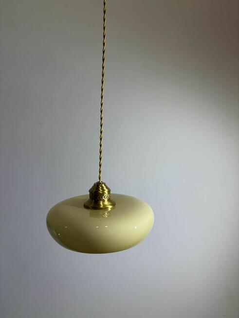 Lampa wisząca z kloszem typu beret
