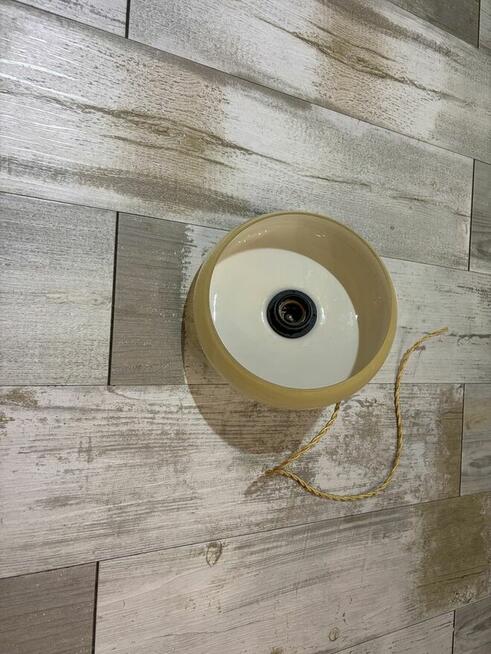 Lampa wisząca z kloszem typu beret