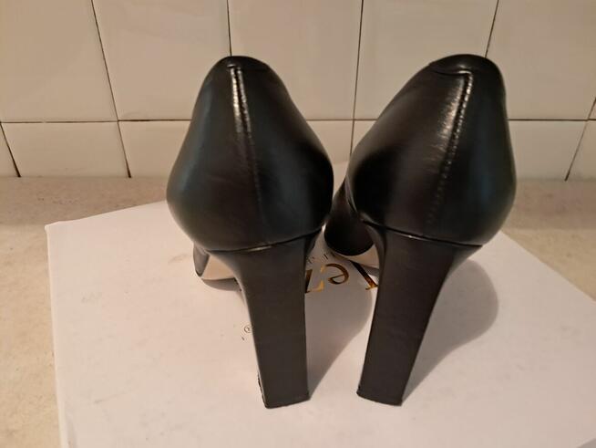 Buty damskie – skórzane czółenka czarne „BRAVOMODA”