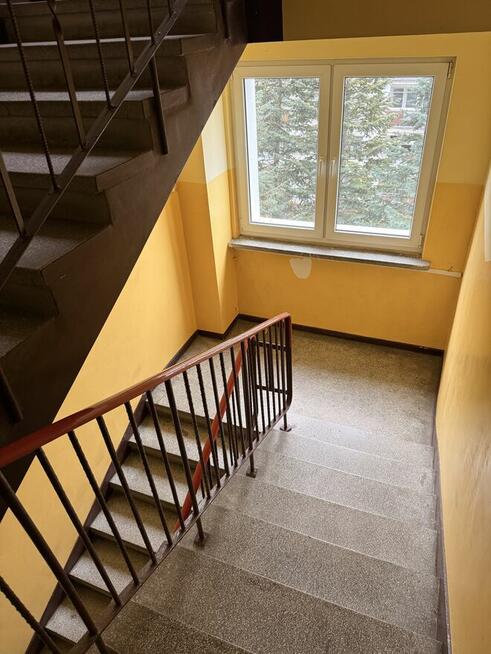 52m z osobną kuchnią. Balkon. 7 min. spacer nad morze.