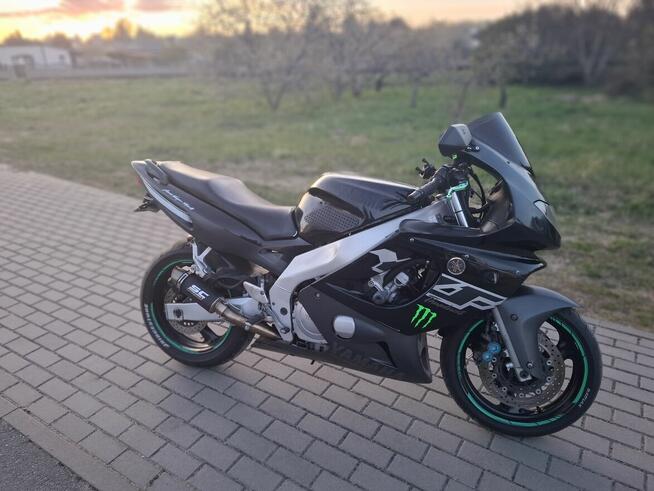 Motocykl Yamaha yzf 600