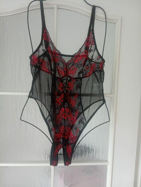 Niegrzeczne body otwarte, XL