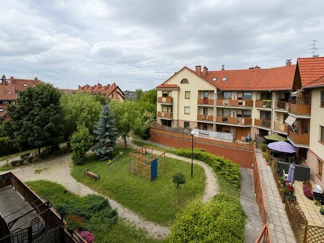 Dwupoziomowe / przestronne 3 pok.+ antresola / parking