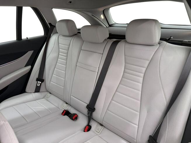 Mercedes-Benz E 220D