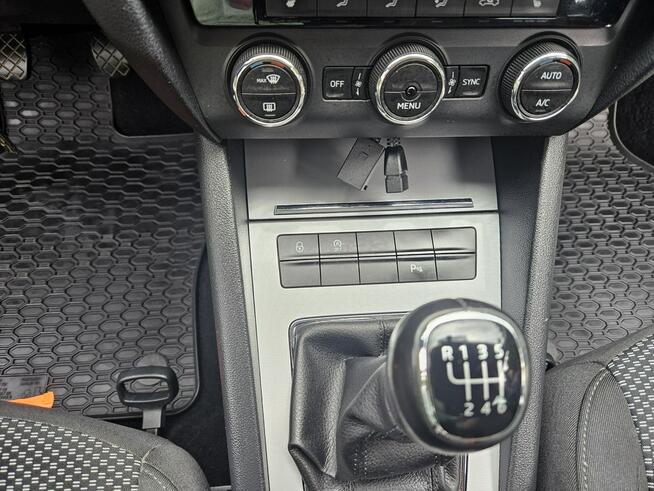 Škoda Octavia 1 właściciel / Klimatronic x 2 / Nawigacja / Czujniki przód + tył