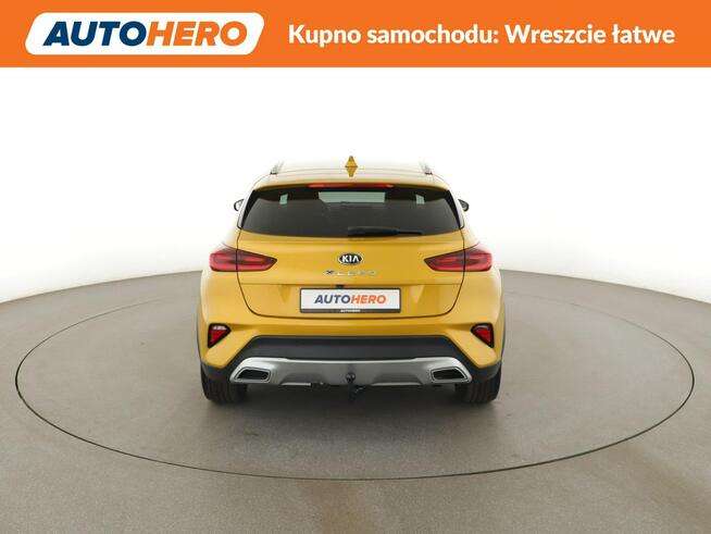 Kia XCeed klima auto półskóra grzane fotele i kierownica navi kamera i czujniki