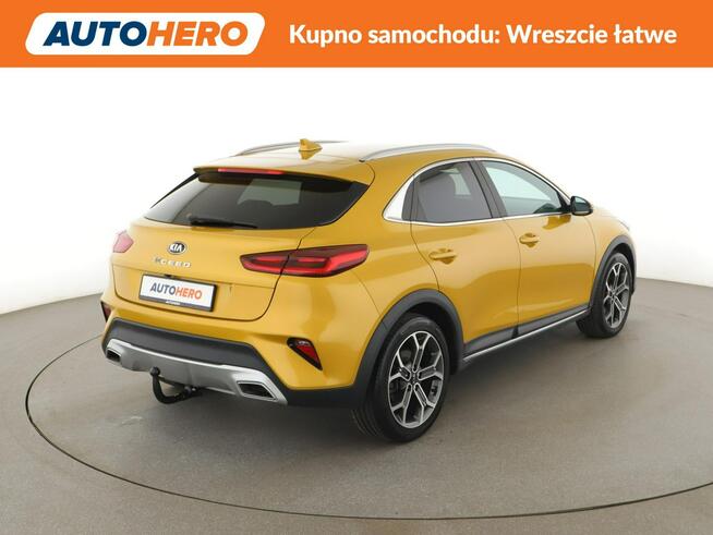 Kia XCeed klima auto półskóra grzane fotele i kierownica navi kamera i czujniki