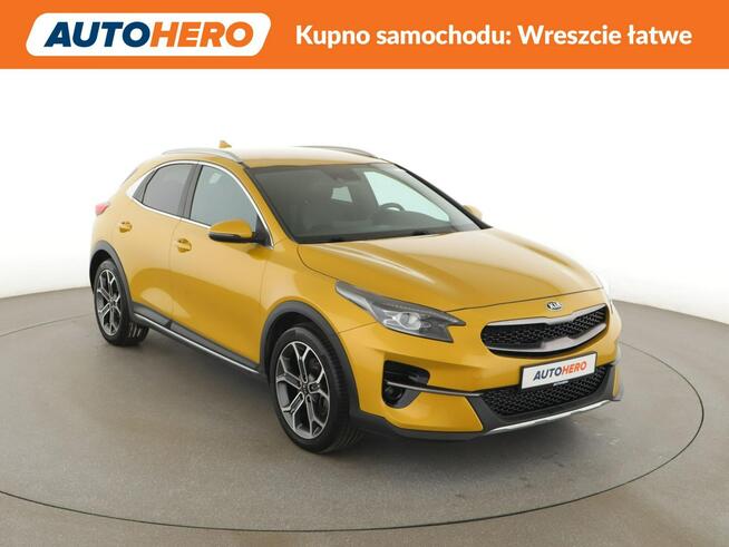 Kia XCeed klima auto półskóra grzane fotele i kierownica navi kamera i czujniki